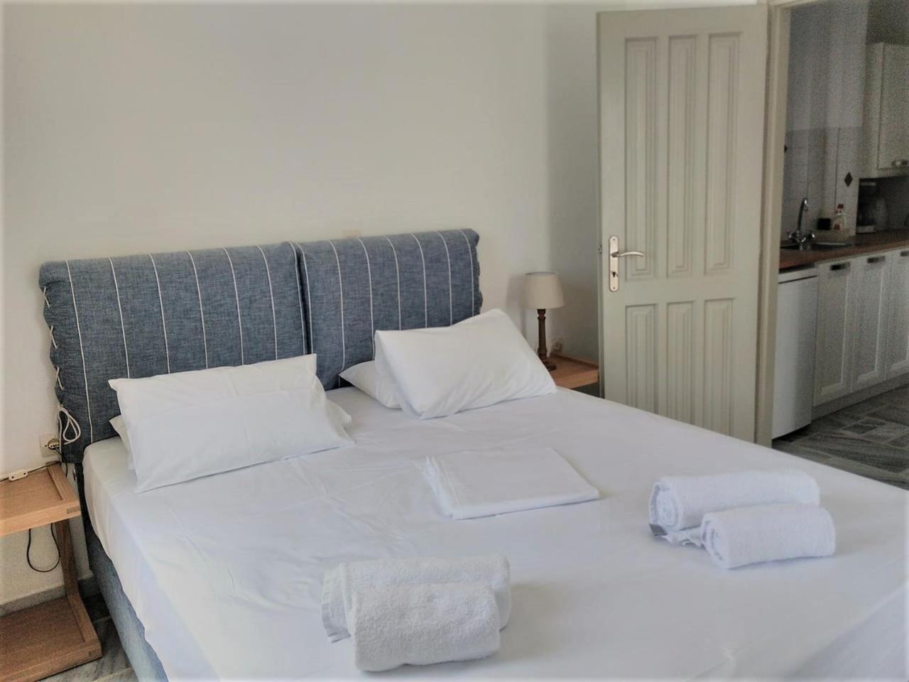 Despina'S Mare Aparthotel Náousa Room photo